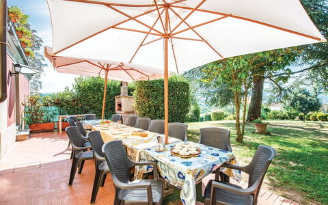 Villa i Cedri: Pianta, Tavolo, Mobilia, Proprietà, Sedia, Cielo, Shade, Albero, Tavolo Esterno, Mobili Da Esterno