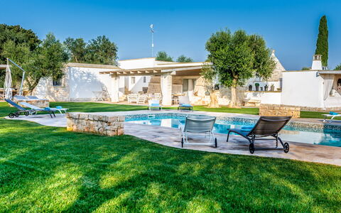 Trulli Itaka: Proprietà, Costruzione, Estate, Immobiliare, Casa, Zona Residenziale, Architettura, Erba, Piscina, Casa