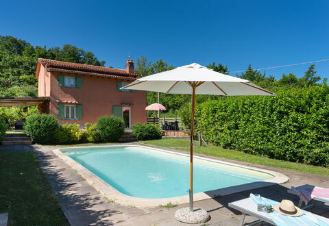 Villa Il Nido: Acqua, Pianta, Cielo, Proprietà, Costruzione, Azzurro, Shade, Piscina, Albero, Lotto