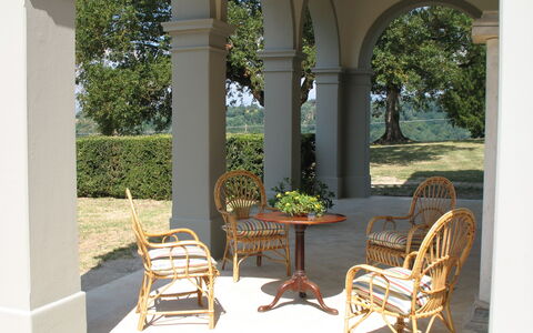Villa Le Volte: Proprietà, Mobilia, Camera, Casa, Interior Design, Costruzione, Arco, Architettura, Immobiliare, Sedia