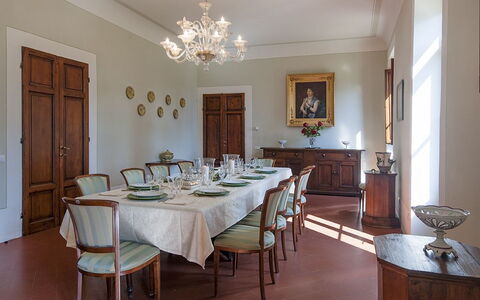 Villa Le Volte: Camera, Proprietà, Sala Da Pranzo, Mobilia, Interior Design, Costruzione, Tavolo, Soffitto, Immobiliare, Casa