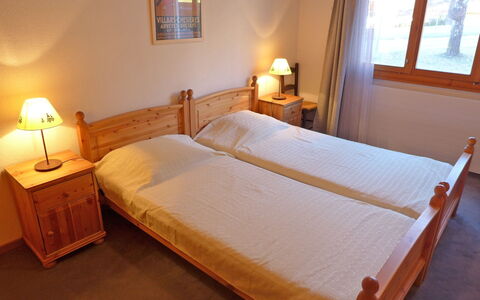 Villars 125: Camera Da Letto, Letto, Mobilia, Camera, Proprietà, Telaio Del Letto, Lenzuolo, Materasso, Pavimento, Bedding