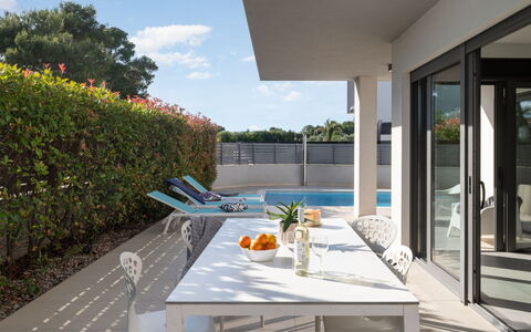 Villa Fasana: Mobilia, Mobili Da Esterno, Sedia, Shade, Cucina & Sala Da Pranzo Tavolo, Tavolo Esterno, Ricorrere, Eco Hotel, Piscina, Terrazza