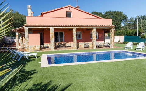 Montverde: Proprietà, Casa, Costruzione, Casa, Immobiliare, Villa, Estate, Piscina, Erba, Architettura