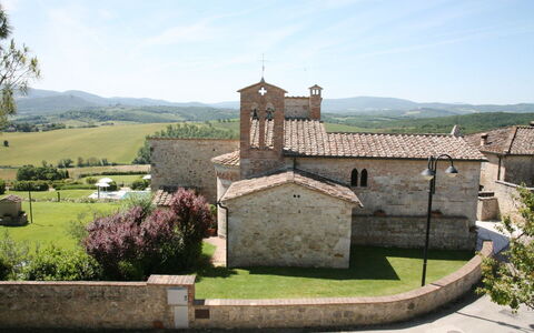 San Martino: Proprietà, Parete, Costruzione, Architettura Medievale, Area Rurale, Fortificazione, Albero, Paesaggio, Architettura, Estate