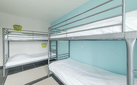 Albatros 301 with Balcony: Comfort, Shade, Rettangolo, Costruzione, Bicchiere, Legna, Soffitto, Letto, Metallo, Bedding
