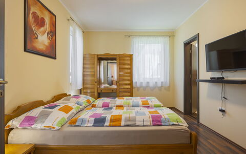 Beige: Letto, Camera Da Letto, Lenzuolo, Legna, Bedding, Mobilia, Interior Design, Telaio Del Letto, Casa, Soffitto