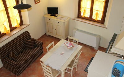 Montedoro 3+2: Camera, Proprietà, Mobilia, Pavimento, Casa, Tavolo, Interior Design, Costruzione, Soggiorno, Appartamento
