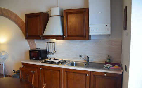 Rocche Di Valiano: Cabinetry, Controsoffitto, Camera, Mobilia, Cucina, Proprietà, Casa, Costruzione, Lavello, Interior Design