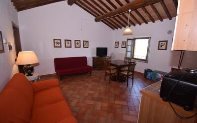 Appartamento Verbena in Siena, Pool Use, Ac: Camera, Proprietà, Costruzione, Mobilia, Casa, Soggiorno, Immobiliare, Interior Design, Soffitto, Pavimento