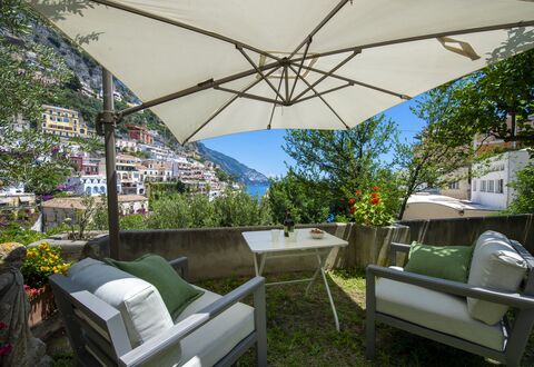 Villa Deli, In Positano, Sea View, Ac: Pianta, Mobilia, Proprietà, Tavolo, Comunita 'Impianto, Vaso Di Fiori, Costruzione, Shade, Mobili Da Esterno, Cielo