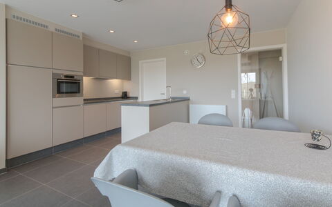Solis with Balcony: Mobilia, Cabinetry, Proprietà, Costruzione, Tavolo, Interior Design, Legna, Architettura, Casa, Pavimento