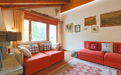 Haus Rollin: Camera, Mobilia, Proprietà, Interior Design, Costruzione, Soggiorno, Casa, Soffitto, Immobiliare, Parete