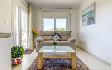 El Santiago Ii: Pianta, Tavolo, Divano, Mobilia, Proprietà, Cornice, Finestra, Pianta Della Casa, Interior Design, Rettangolo