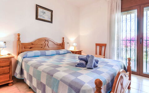 Villa Mar: Mobilia, Ricorrere, Pavimento, Pavimentazione, Letto, Camera Da Letto, Appartamento, Sedia, Telaio Del Letto, Lenzuolo