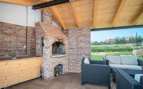 Poreč Tar 103: Proprietà, Camera, Costruzione, Brick, Camino, Casa, Casa, Immobiliare, Parete, Muratura