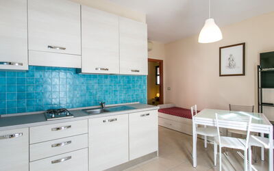 Elba Palmizi 190.4: Proprietà, Camera, Mobilia, Cucina, Controsoffitto, Cabinetry, Costruzione, Interior Design, Turchese, Immobiliare