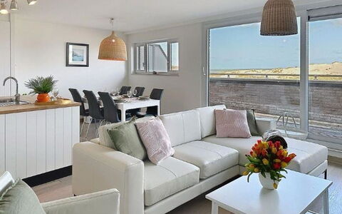 Bredene 500: Mobilia, Interior Design, Divano, Pavimentazione, Pavimento, Legna, Soffitto, Camera, Tavolo, Soggiorno