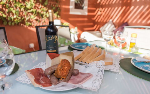 Fonoll Mari: Pasto, Brunch, Cibo, Prima Colazione, Piatto, Tavolo, Cucina, Bicchiere Di Vino, Stemware, Cena