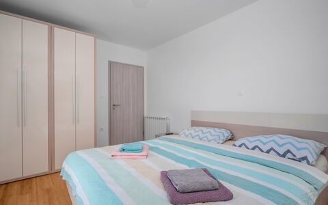 Mario 2: Camera Da Letto, Letto, Camera, Mobilia, Proprietà, Lenzuolo, Telaio Del Letto, Bedding, Parete, Interior Design