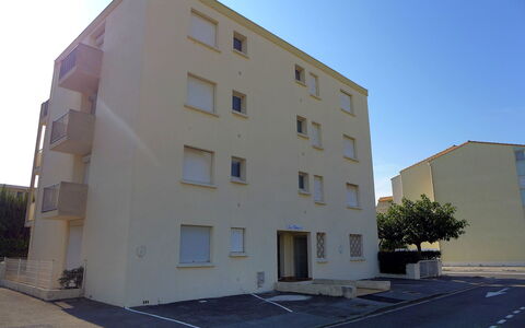 Las Palmas 2: Cielo, Costruzione, Proprietà, Finestra, Pianta, Condominio, Urban Design, Asfalto, Zona Residenziale