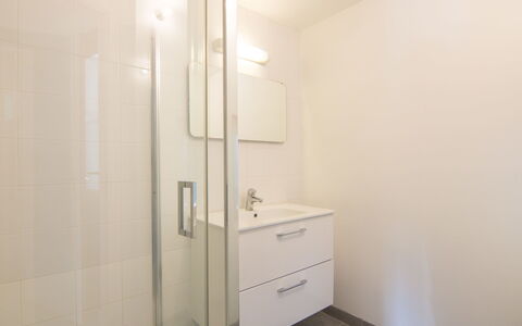 Dauphine: Proprietà, Camera, Bagno, Immobiliare, Pavimento, Interior Design, Casa, Costruzione, Architettura, Piastrella