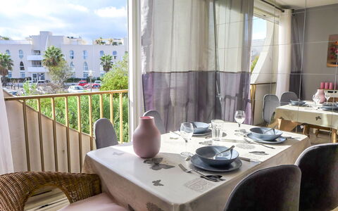Les Jardins du Vidourle: Proprietà, Camera, Ristorante, Interior Design, Mobilia, Tenda, Costruzione, Tavolo, Immobiliare, Casa
