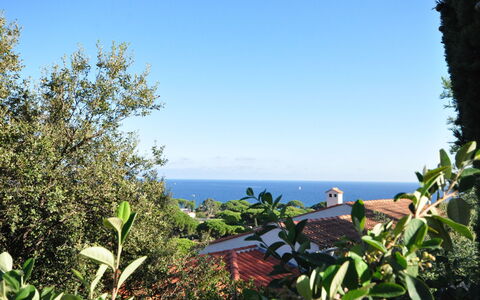 Villa Chantoiseau: Costruzione, Proprietà, Mobilia, Finestra, Comfort, Legna, Interior Design, Shade, Pavimento