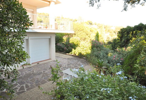 Villa Chantoiseau: Costruzione, Proprietà, Mobilia, Finestra, Comfort, Legna, Interior Design, Shade, Pavimento