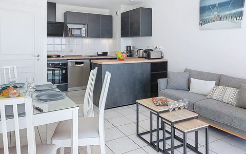 Mimizan 191: Mobilia, Pavimentazione, Interior Design, Pavimento, Camera, Tavolo, Sedia, Cucina, Cucina & Sala Da Pranzo Tavolo, Appartamento