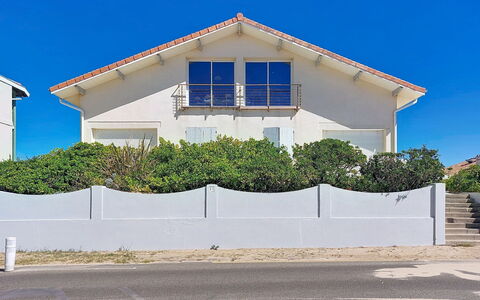 Mimizan 314: Blu, Zona Residenziale, Casa, Casa, Estate, Calcestruzzo, Shade, Villa, Landscaping, Balcone