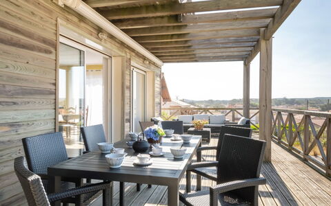 Villa Marine: Acqua, Pianta, Costruzione, Giorno, Proprietà, Cielo, Piscina, Azzurro, Albero, Corpo D'Acqua