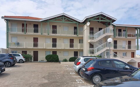 Mimizan 321: Zona Residenziale, Appartamento, Casa, Condominio, Car Famiglia, Estate, Balcone, Sobborgo, Vettura Mid-Size