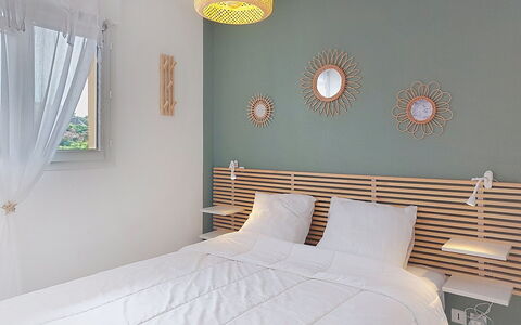 Mimizan 461: Mobilia, Camera Da Letto, Interior Design, Letto, Legna, Bedding, Lenzuolo, Biancheria, Illuminazione, Tessile