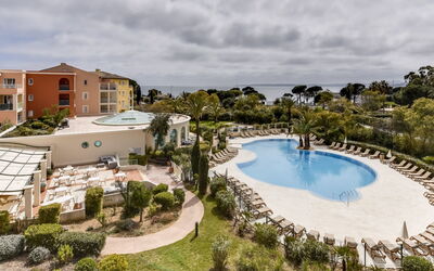 Les Issambres 125: Proprietà, Piscina, Ricorrere, Immobiliare, Casa, Estate, Casa, Costruzione, Zona Residenziale, Vacanza