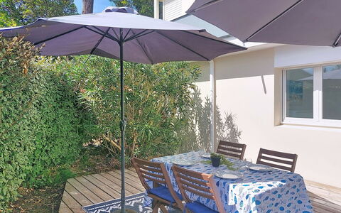 Artémis: Ombrello, Mobilia, Mobili Da Esterno, Tavolo Esterno, Sedia, Shade, Tavolo, Vaso Di Fiori, Giardino, Terrazza