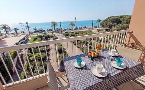 Fréjus 101: Appartamento, Mobilia, Zona Residenziale, Balcone, Condominio, Sedia, Shade, Ricorrere, Costa, Hotel