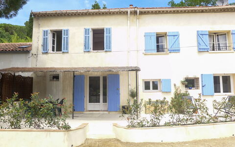 Villa Rose: Pianta, Finestra, Porta, Cielo, Costruzione, Albero, Facciata, Casa, Tinte E Ombre