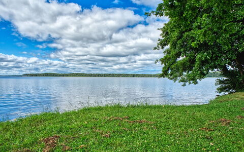 Marina de Talaris: Blu, Cielo, Nube, Acqua, Giorno, Corpo D'Acqua, Risorse Idriche, Verde, Natura, Ambiente Naturale