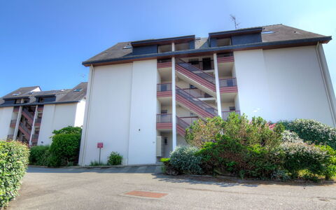 Plein Sud: Pianta, Costruzione, Cielo, Casa, Lotto, Quartiere, Zona Residenziale, Facciata, Area Rurale