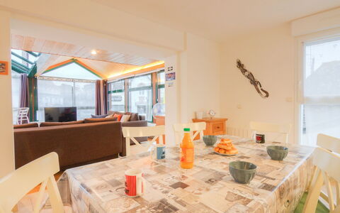 Le Sudouest: Proprietà, Camera, Interior Design, Costruzione, Casa, Mobilia, Casa, Immobiliare, Tavolo, Soffitto