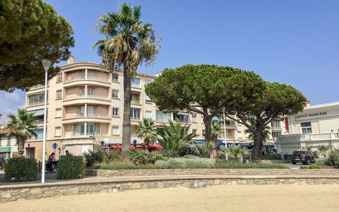 Sainte Maxime 124: Proprietà, Albero, Costruzione, Palma, Zona Residenziale, Immobiliare, Architettura, Quartiere, Appartamento, Arecales