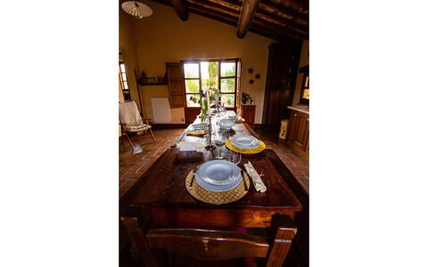 Collina dei Fiori: Proprietà, Camera, Mobilia, Tavolo, Interior Design, Costruzione, Sala Da Pranzo, Immobiliare, Casa, Villetta