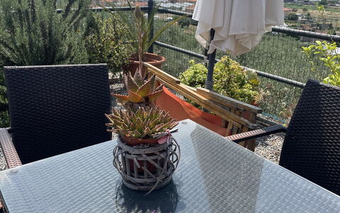 Casa Ilaria - Diano Marina: Mobilia, Sedia, Mobili Da Esterno, Tavolo, Tavolo Esterno, Shade, Ristorante, Cucina & Sala Da Pranzo Tavolo, Tavolino Da Caffè, Balcone