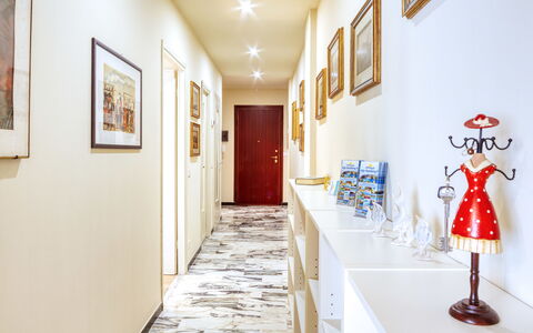 Giulia Apartment - Levanto: Bianca, Proprietà, Costruzione, Camera, Interior Design, Parete, Casa, Attrazione Turistica, Architettura, Sala