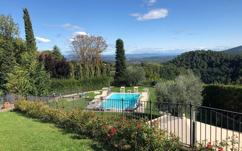 Montefiore: Proprietà, Cielo, Immobiliare, Casa, Erba, Albero, Giardino, Casa, Botanica, Montagna