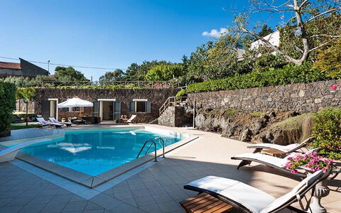 Eden Retreat: Pianta, Acqua, Cielo, Proprietà, Piscina, Costruzione, Azzurro, Albero, Mobili Da Esterno, Architettura
