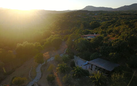 Residence Villa Smeralda: Natura, Fotografia Aerea, Fenomeno Atmosferico, Mattina, Luce, Hill Station, Cielo, Highland, Collina, Luce Del Sole
