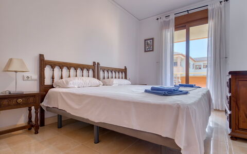 Benvinguts: Mobilia, Camera, Camera Da Letto, Letto, Proprietà, Telaio Del Letto, Lenzuolo, Pavimento, Parete, Interior Design