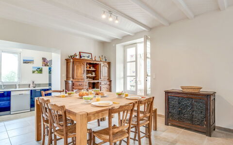 Kerhel: Proprietà, Camera, Mobilia, Costruzione, Interior Design, Tavolo, Soffitto, Casa, Immobiliare, Pavimento